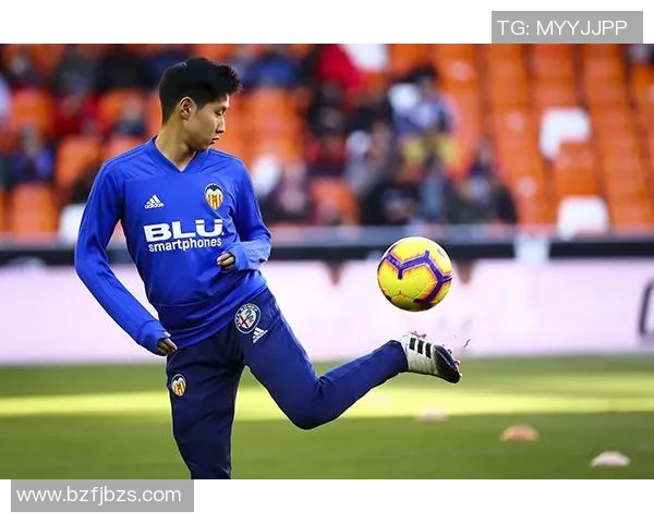 18岁足球新星崭露头角 成为球场最帅球员引爆全球关注 18岁足球新星崭露头角 成为球场最帅球员引爆全球关注